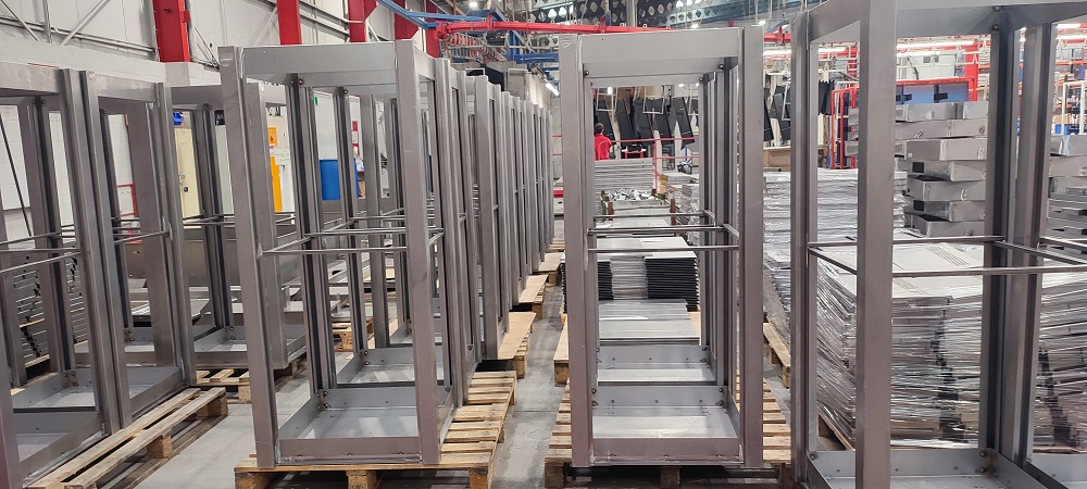 Interactive-Digital-Kiosk-fabrication-6