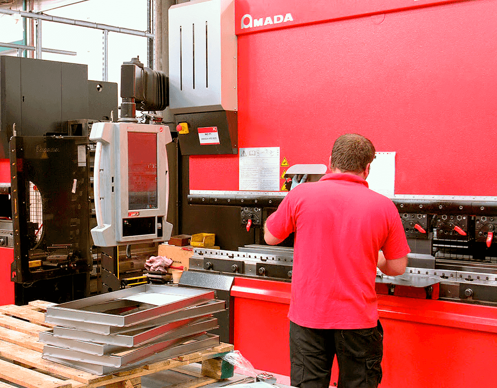a manually operated sheet metal forming press brake for metal pressing and folding